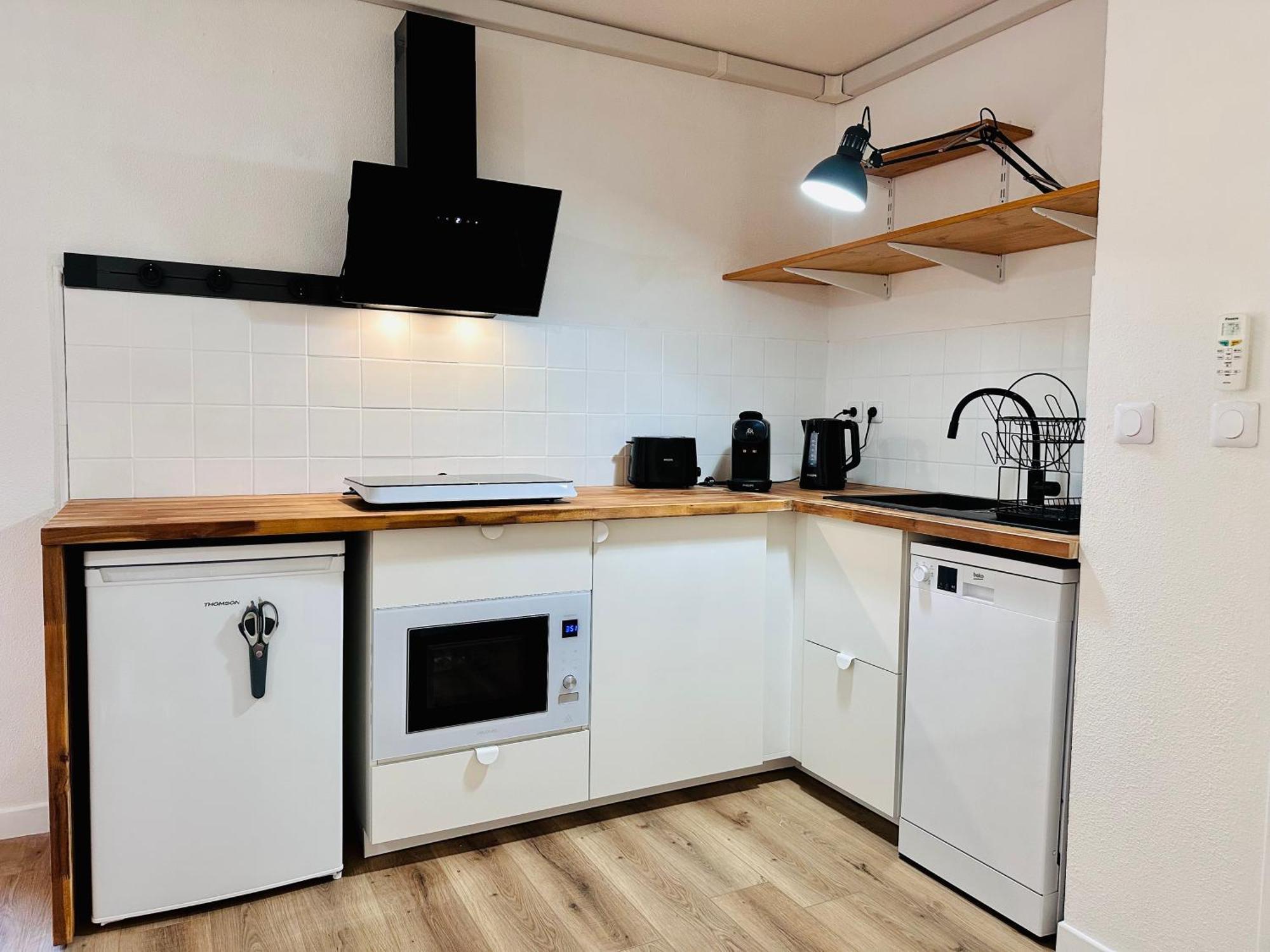 Apartment 40M2-Air Conditioning-Elevator-Underground Parking-Self Checkin! Appart Climatise 40M2-Ascenseur-Parking Souterrain -Arrivee Autonome Aviñón Exterior foto