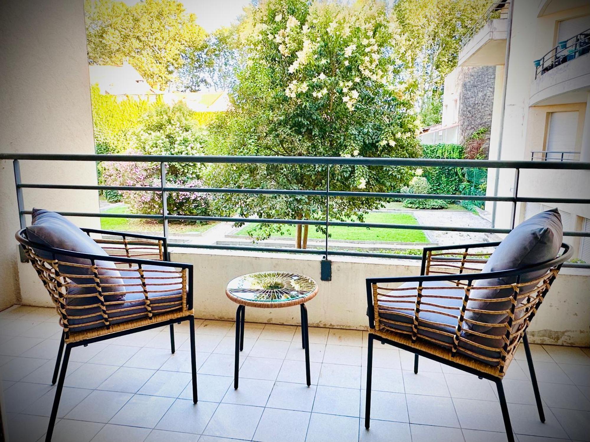 Apartment 40M2-Air Conditioning-Elevator-Underground Parking-Self Checkin! Appart Climatise 40M2-Ascenseur-Parking Souterrain -Arrivee Autonome Aviñón Exterior foto